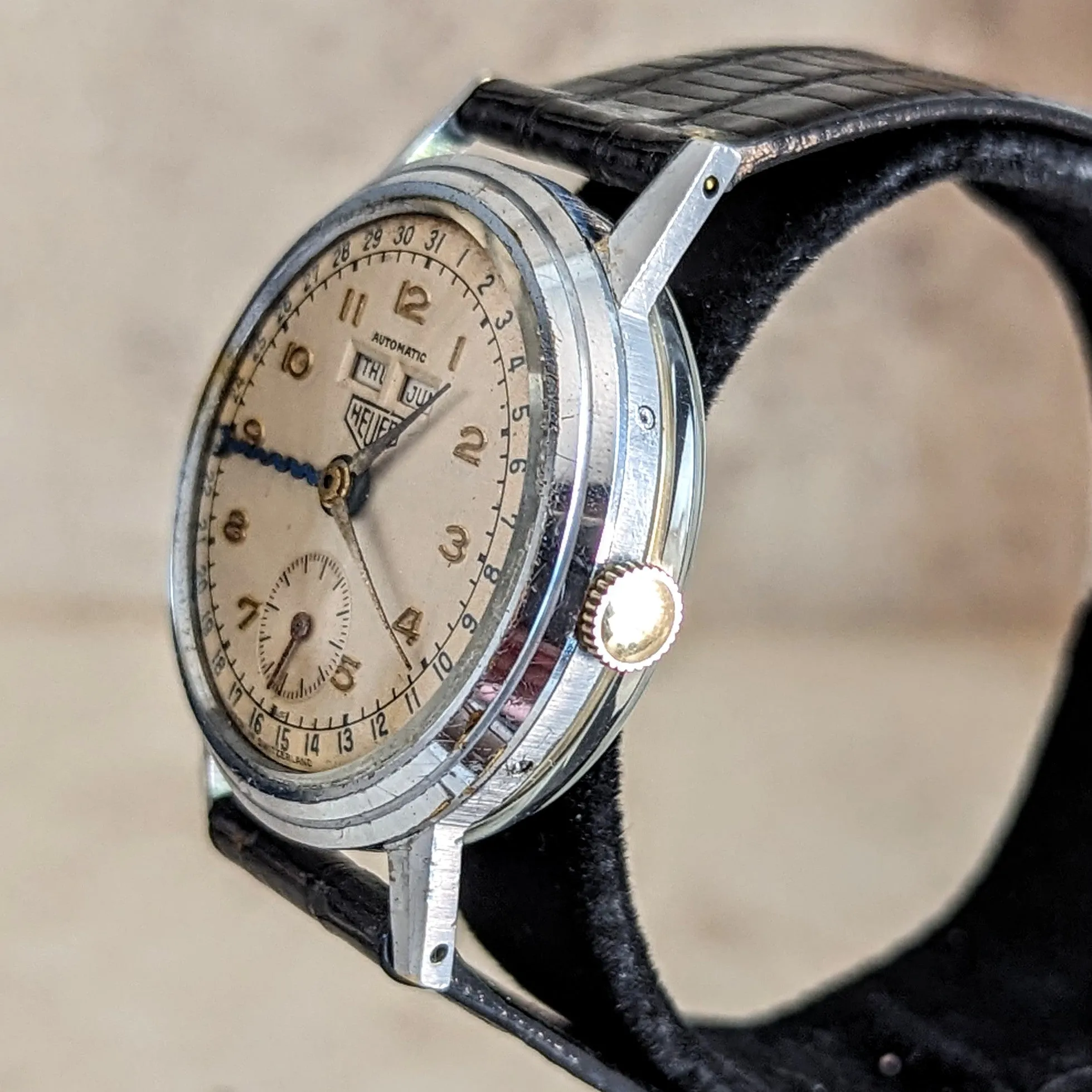 1950s HEUER Bumper Automatic Triple Calendar Wristwatch Ref. 1806 17 Jewels Vintage Watch