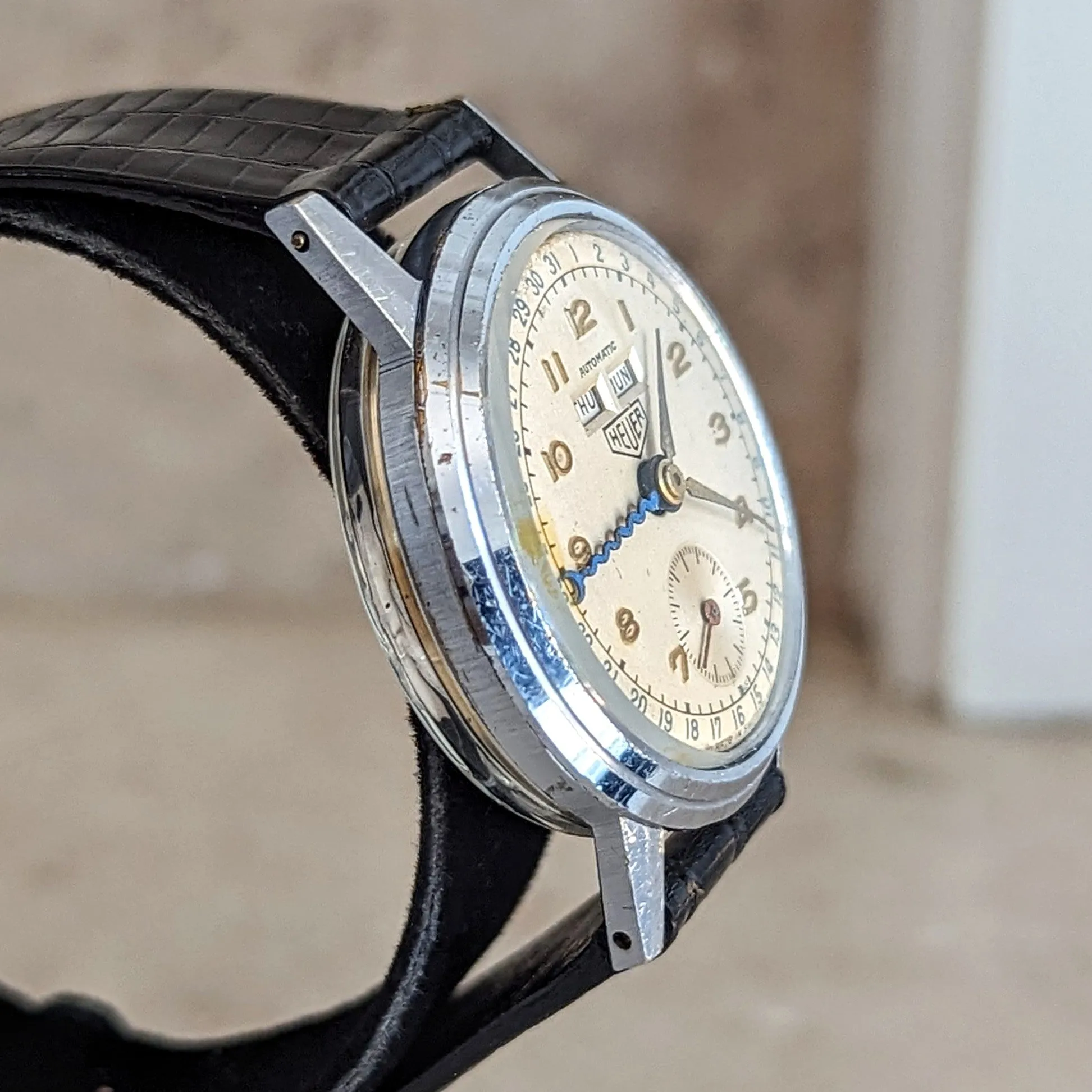 1950s HEUER Bumper Automatic Triple Calendar Wristwatch Ref. 1806 17 Jewels Vintage Watch
