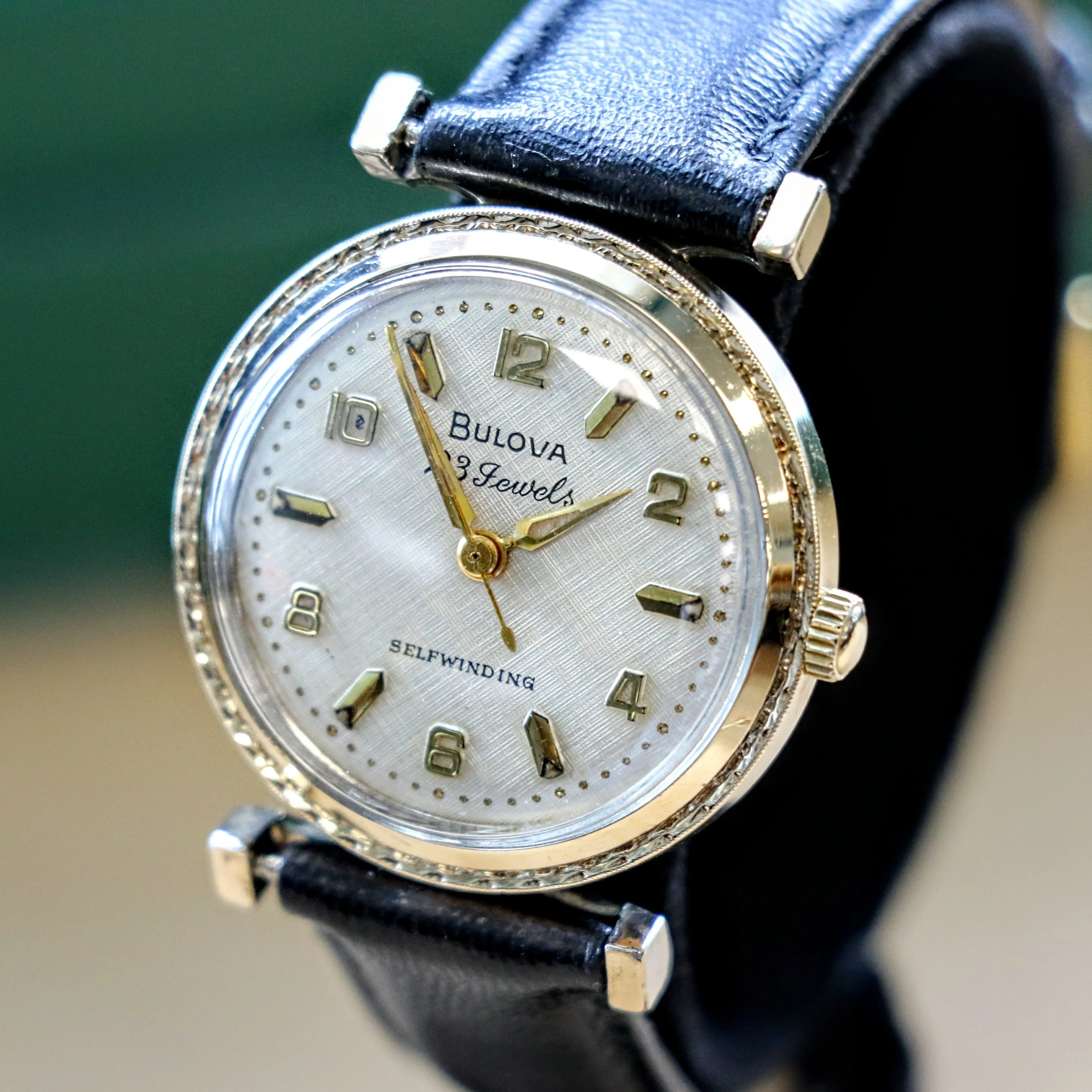 1960 BULOVA 23 "TAW" Automatic Watch 23 Jewels Cal. 10BZACTextured Dial Fancy Lugs & Case