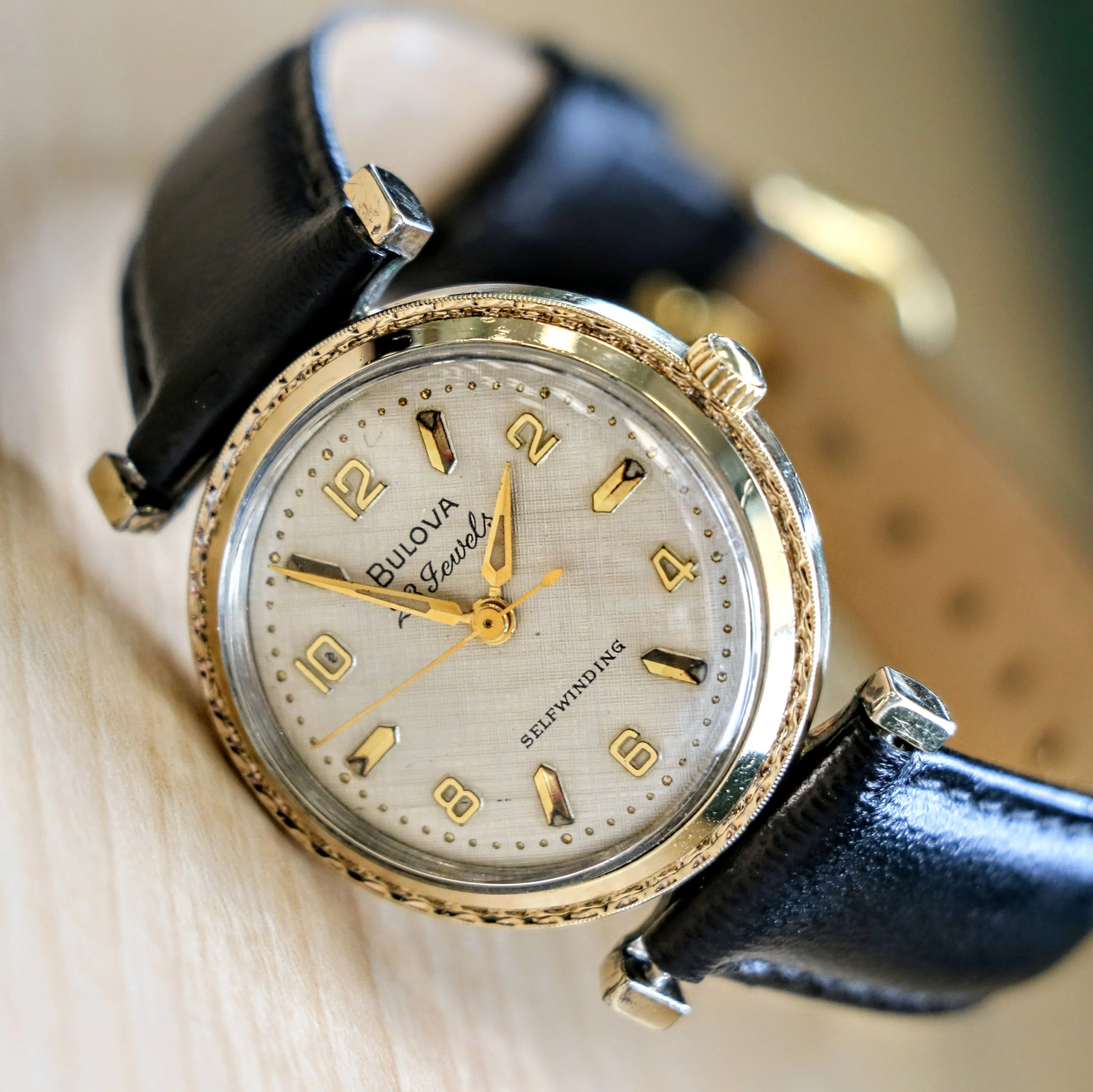 1960 BULOVA 23 "TAW" Automatic Watch 23 Jewels Cal. 10BZACTextured Dial Fancy Lugs & Case
