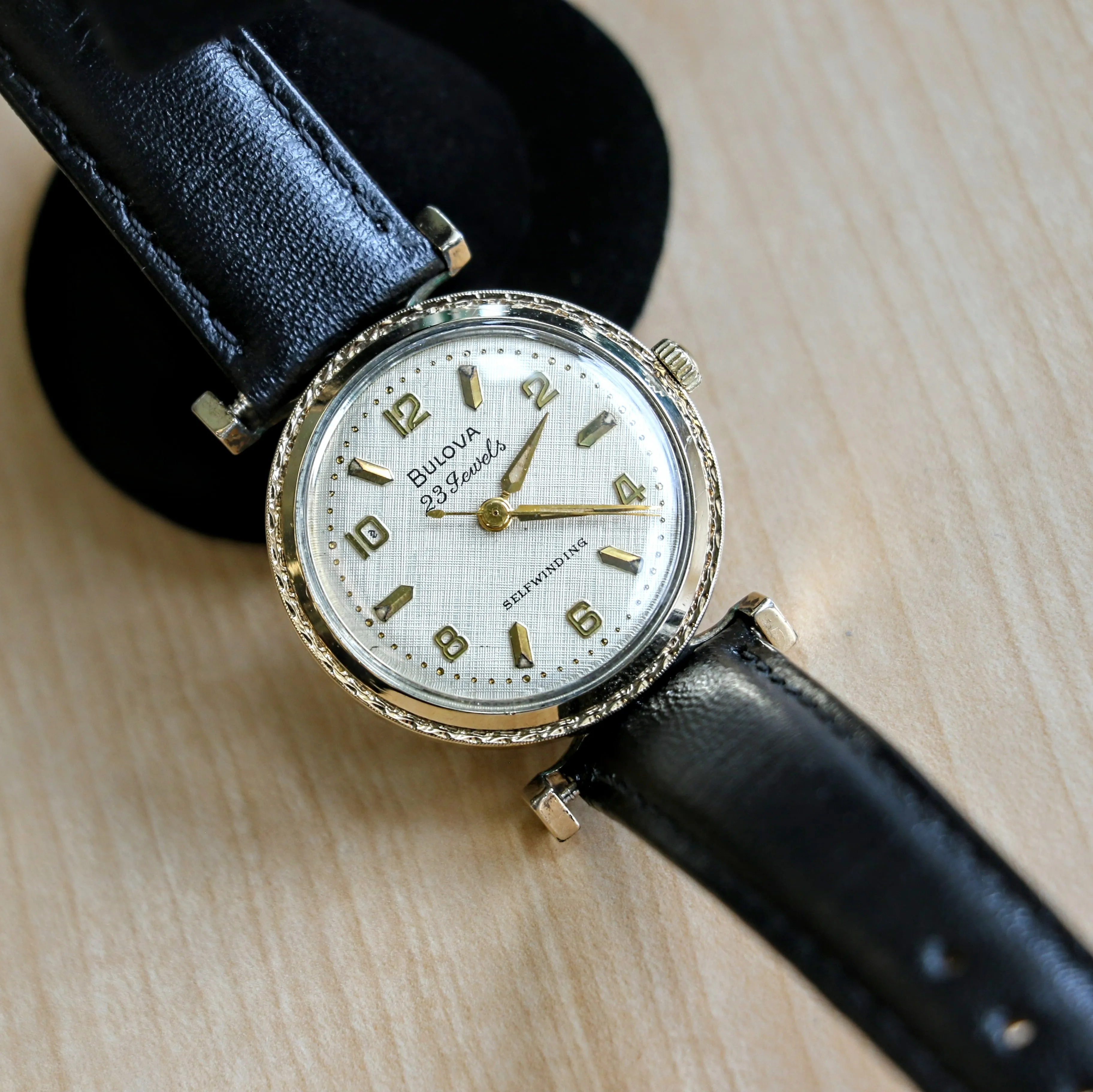 1960 BULOVA 23 "TAW" Automatic Watch 23 Jewels Cal. 10BZACTextured Dial Fancy Lugs & Case