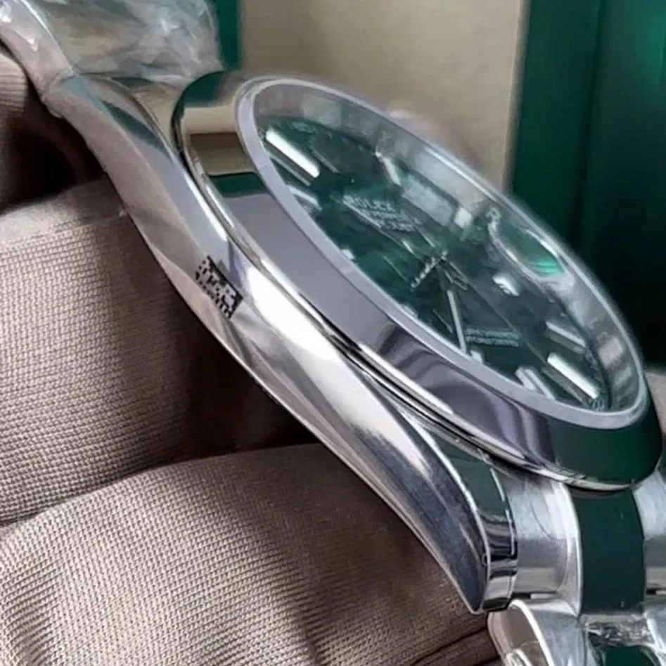 41mm Rolex Datejust Watch with Stainless Steel Oyster Bracelet (2022 Green Motif Dial, Rolex papers)