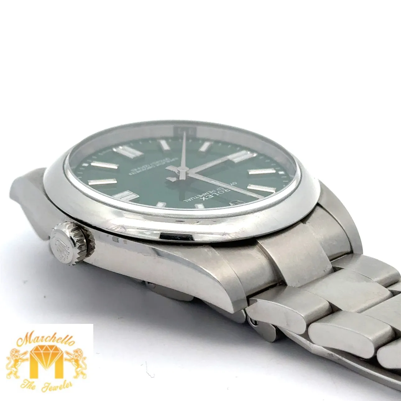 41mm Rolex Watch with Stainless Steel Oyster Bracelet (Rolex papers, smooth bezel, green dial) (Model number: 124300)