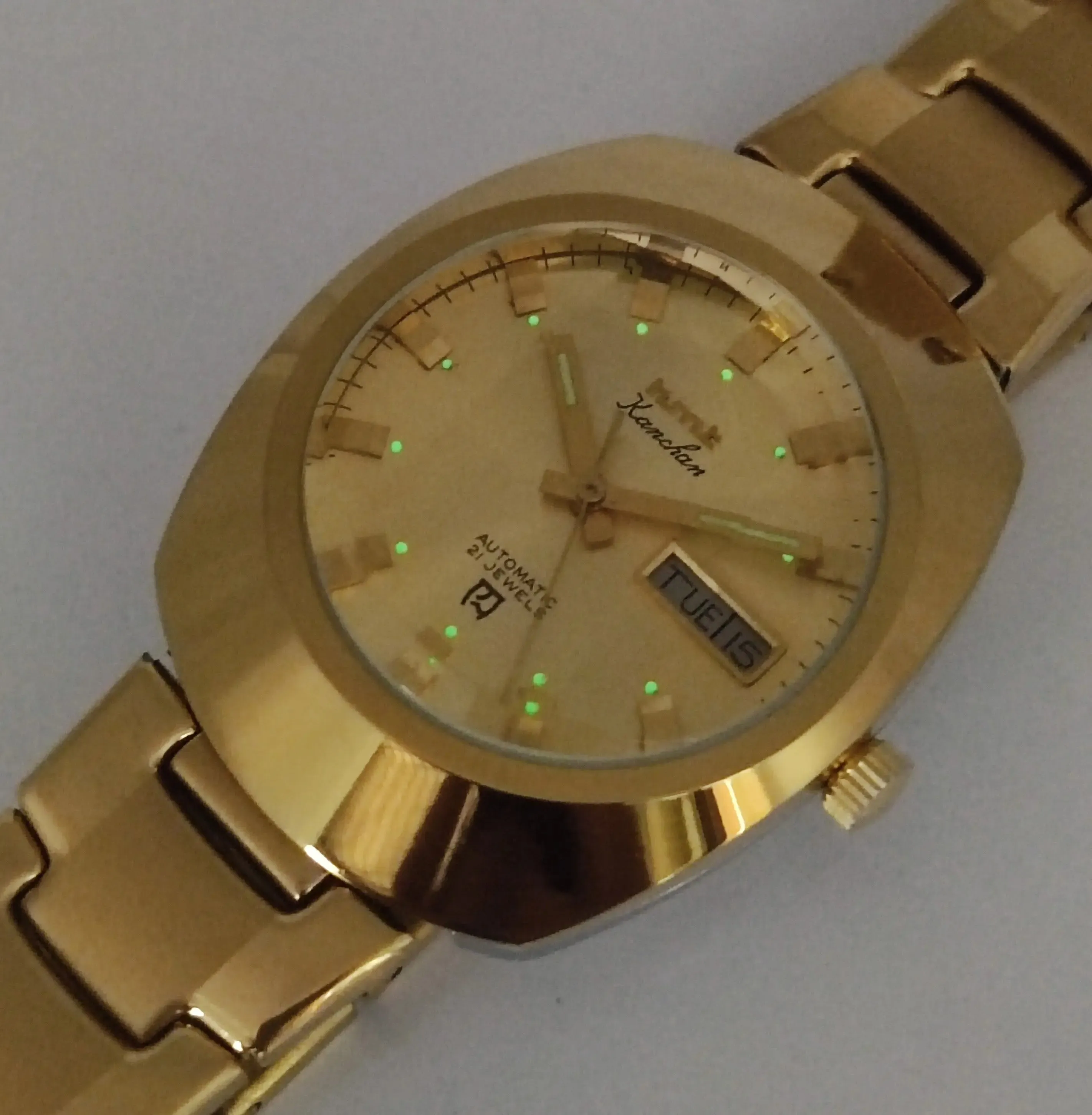 HMT Kanchan Para Shock 21 Jewels Golden Dial Day Date Function Mechanical Automatic Men's Wrist Watch