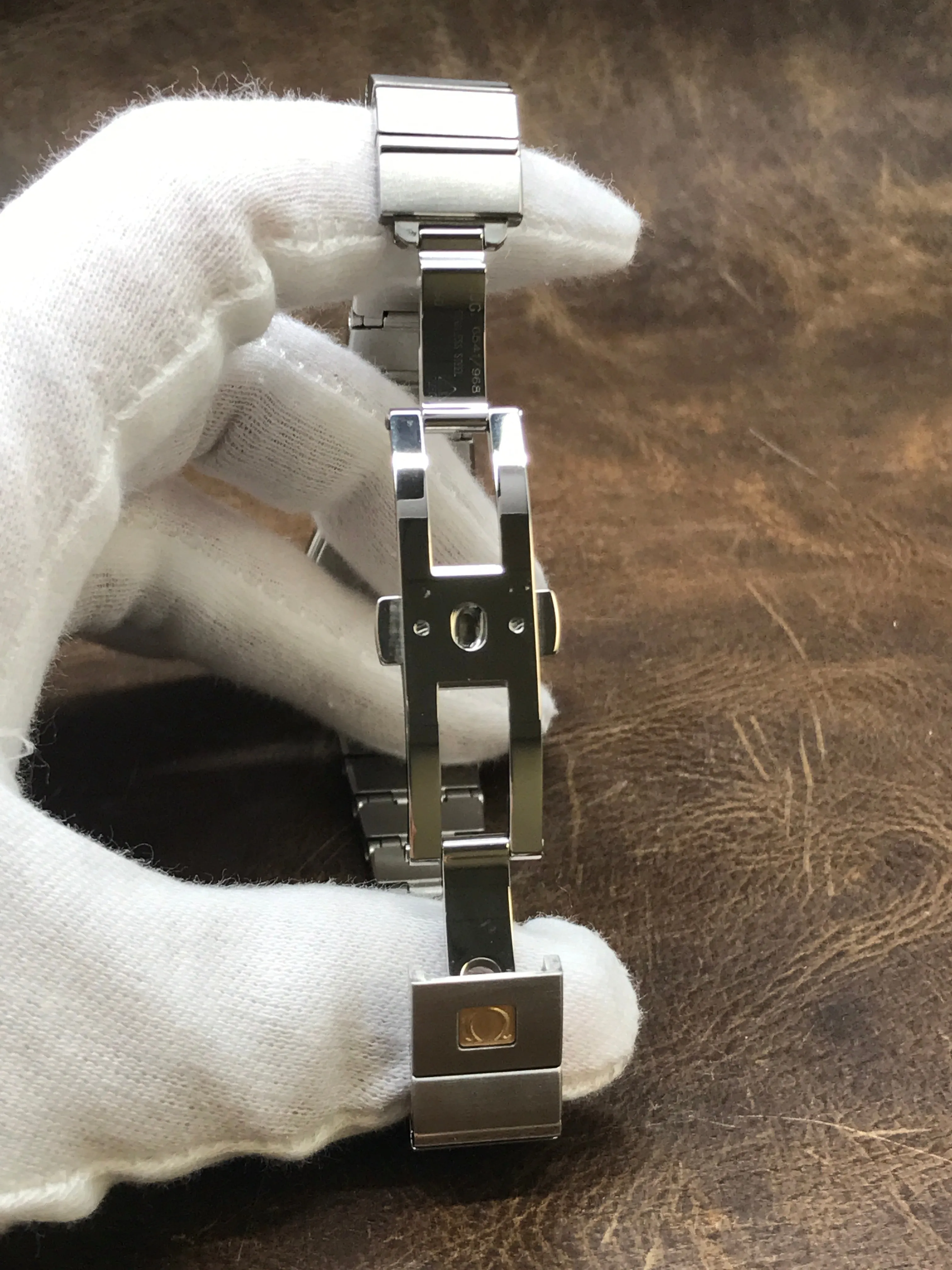 Omega Constellation 123.15.24.60.55.006 MOP Diamond Dial Quartz Women's Watch