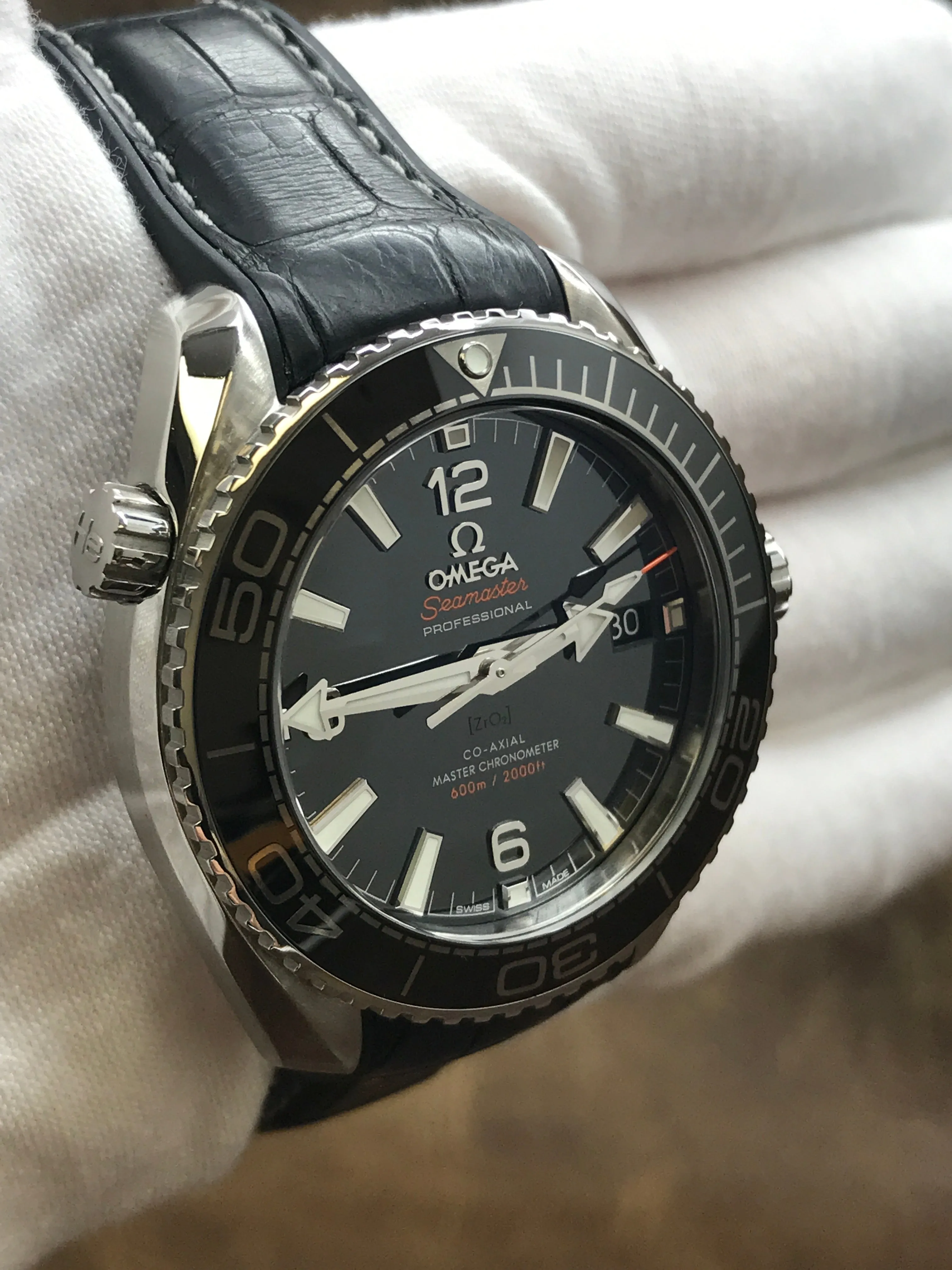 Omega Seamaster Planet Ocean 215.33.40.20.01.001 Black Dial Automatic Men's Watch