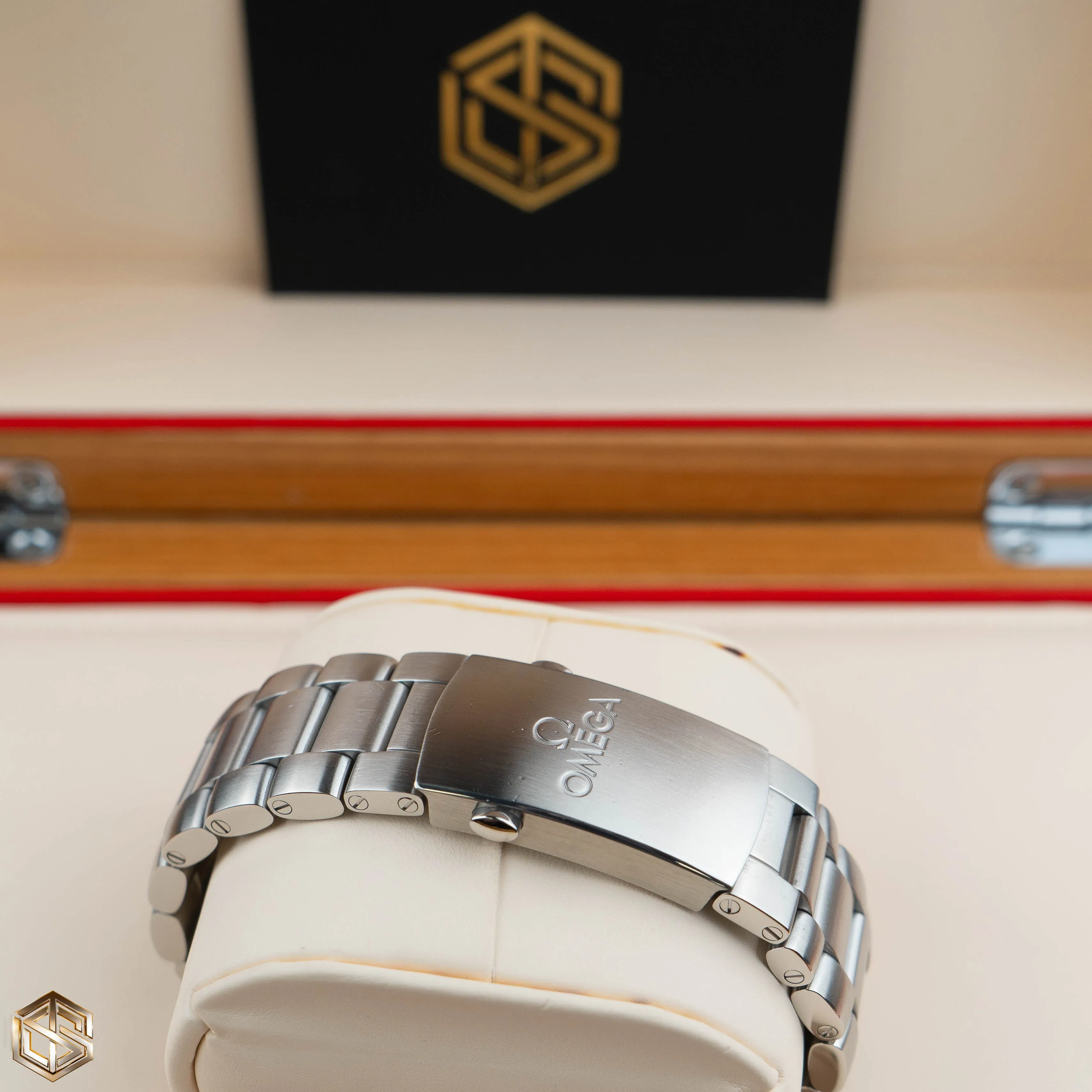 Omega Seamaster Planet Ocean 600M 232.30.46.21.01.001 2016 Full Set Watch