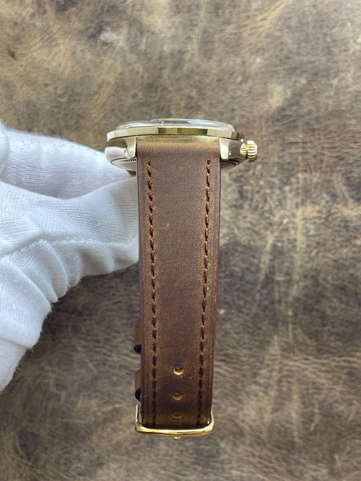 Rolex Date 34mm 14K Yellow Gold 1501 Brown Mosaic Dial Automatic Watch