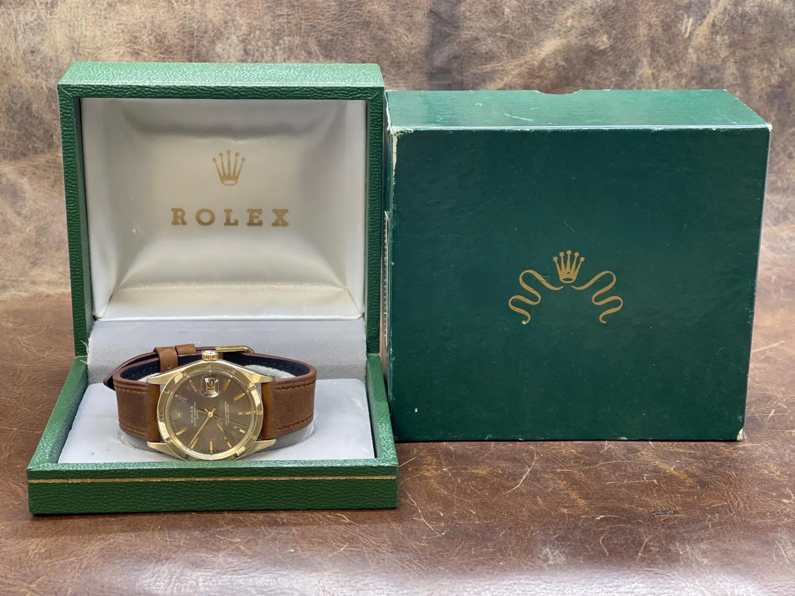 Rolex Date 34mm 14K Yellow Gold 1501 Brown Mosaic Dial Automatic Watch