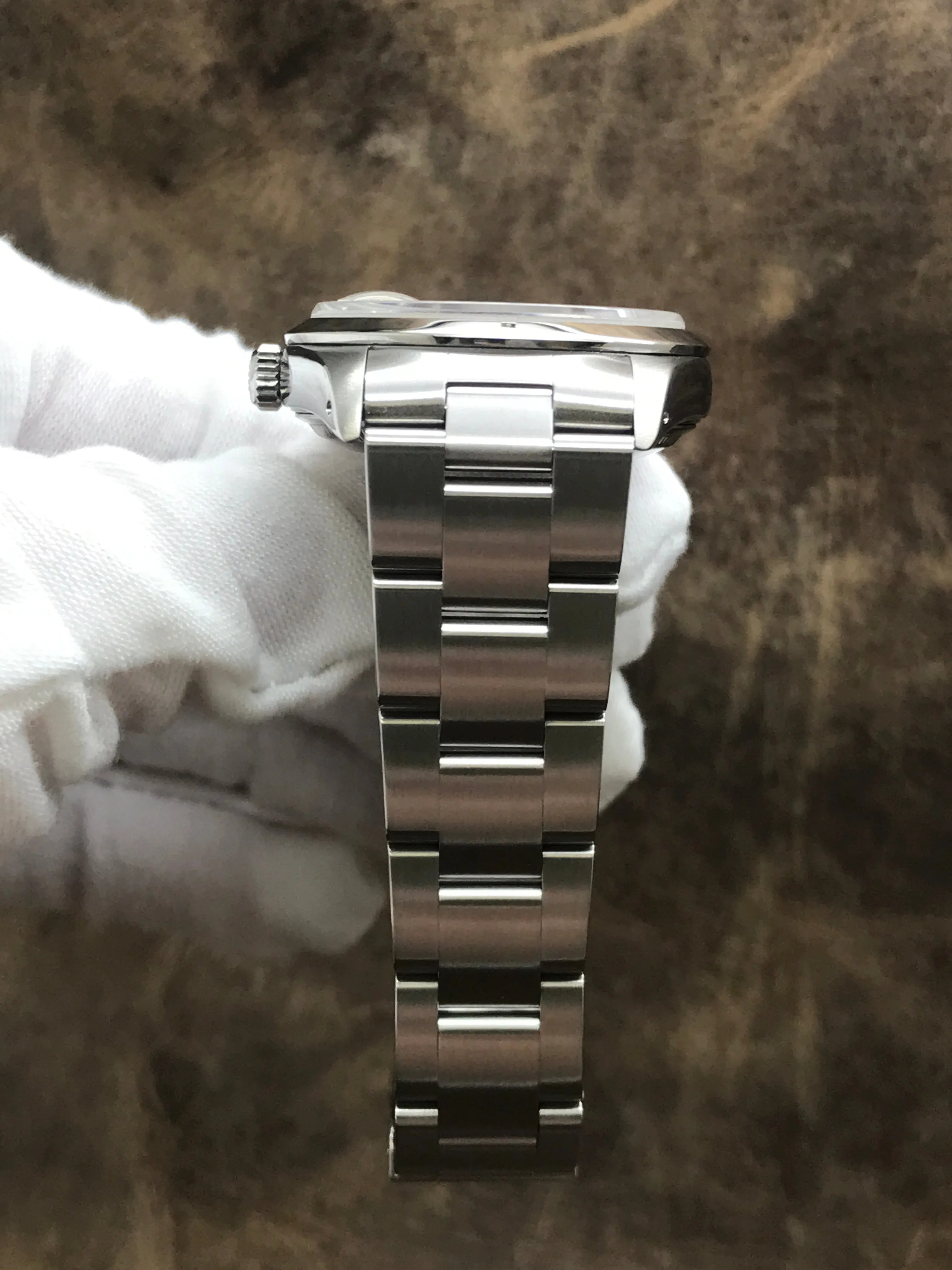 Rolex Oyster Perpetual Date 34mm 15200 Silver Dial Automatic Watch