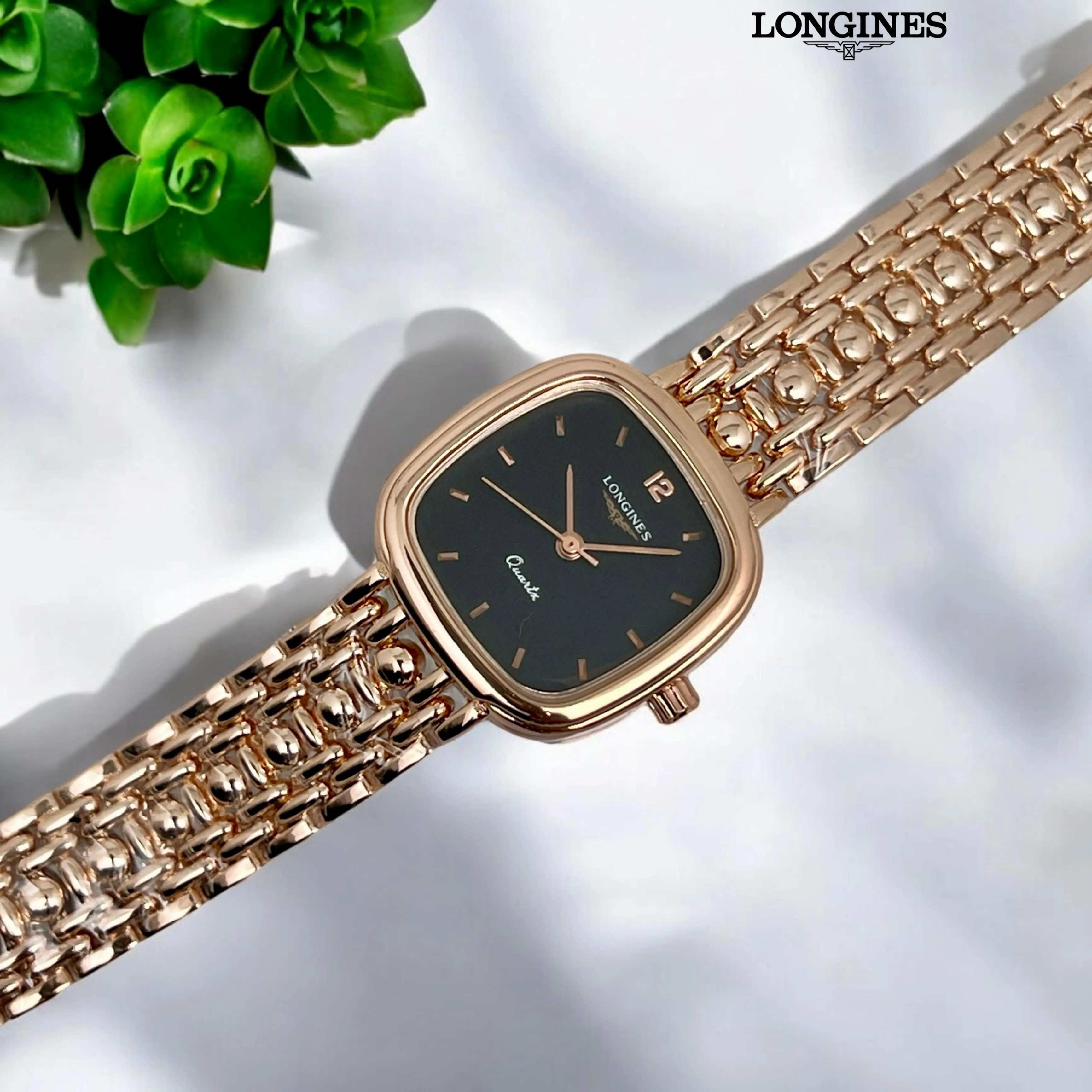 Stylish Diamond Studds Bazel Wrist Watch For Women