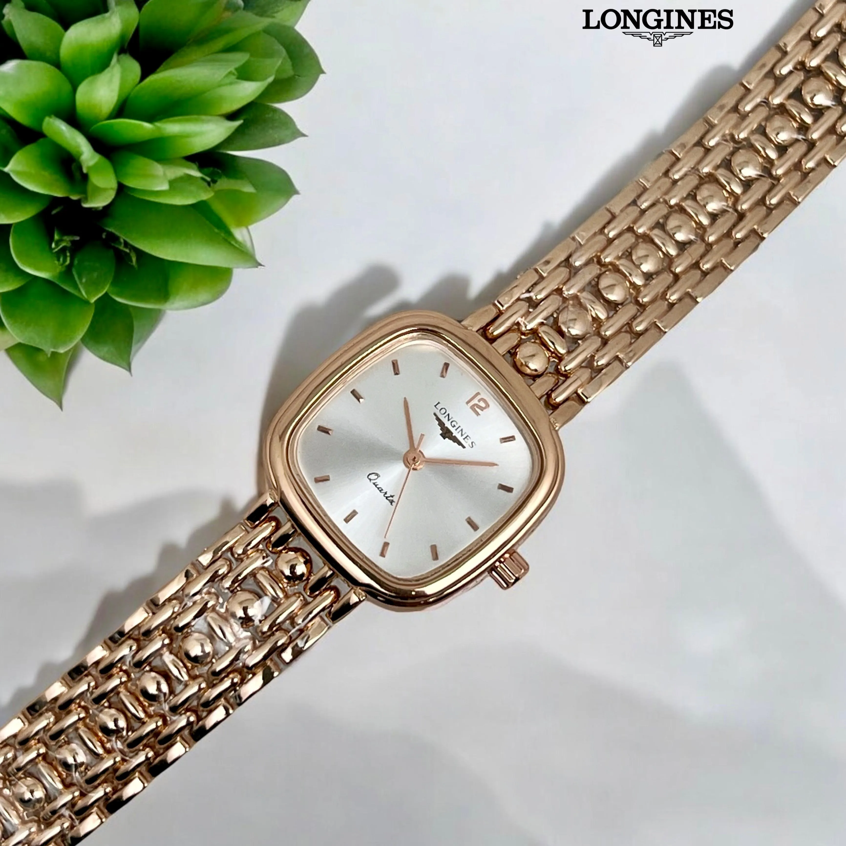 Stylish Diamond Studds Bazel Wrist Watch For Women
